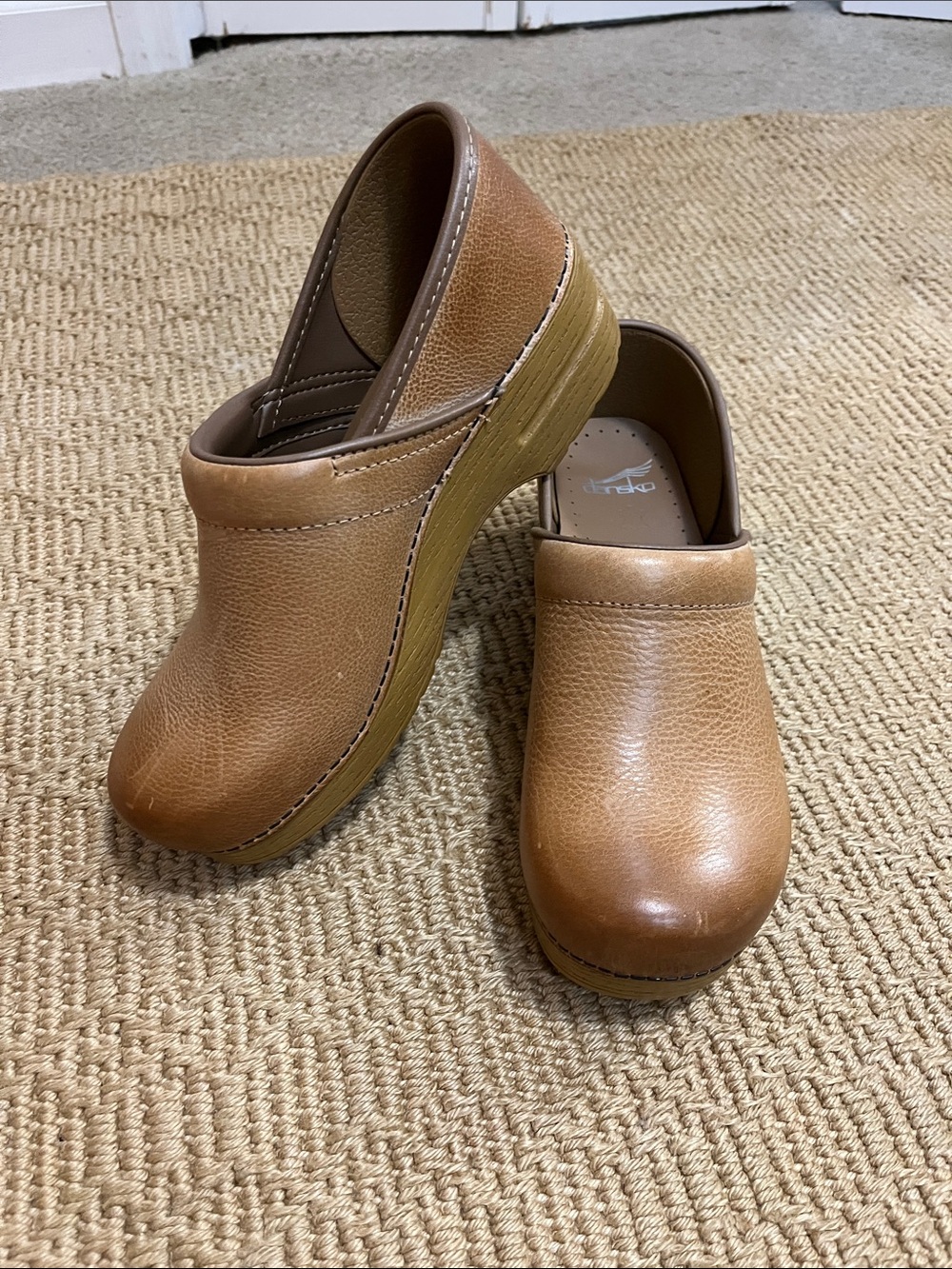 Dansko Pro Clogs Burnished Distressed Leather Honey Size 10 (eu 40)